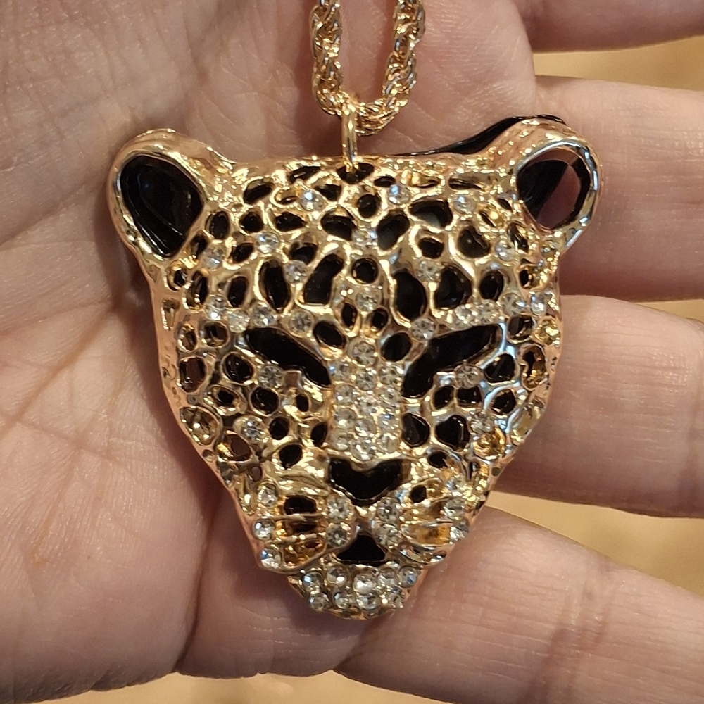 Gold Leopard Head Rhinestone Necklace - Picture 6 of 8